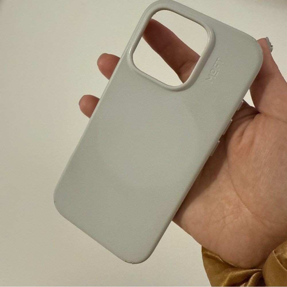MOFT Iphone 16 Pro Magnetic case